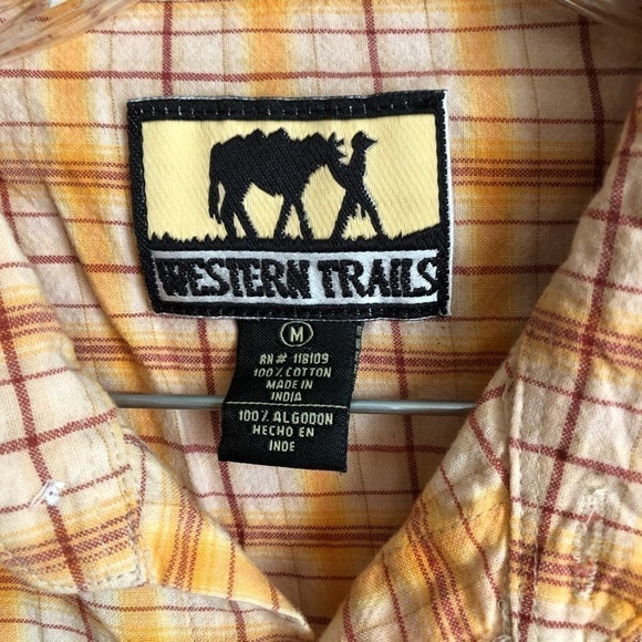 Western Trail Pearl Button Down Top - Picture 3 of 5